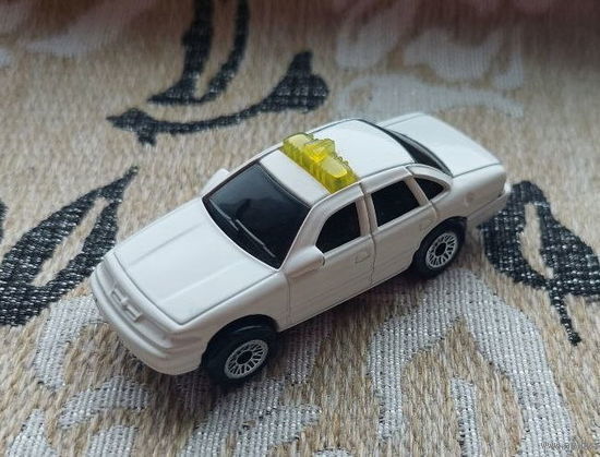 Коллекционная металлическая модель 2002 года. Ford Crown Victoria 1/58. Форд. Полиция США.