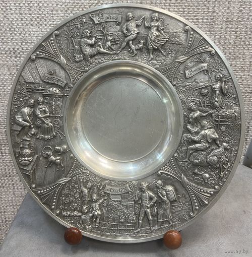 Оловянная настенная тарелка Времена года BMF Германия. 24 см.