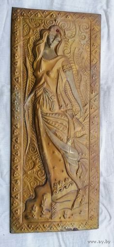 "Прекрастная амазонка с луком". Крупная, (70 см) чеканка на латуни, панно.