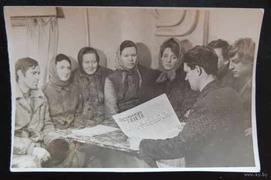 Фото "Политинформация", 1960-е гг., Лунинецкий р-н, д. Сенкевичи