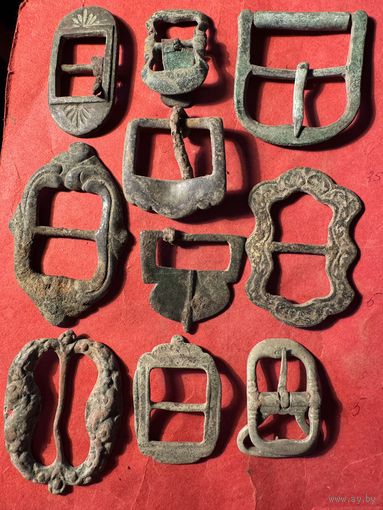 Пряжки .старинные.цена за все.