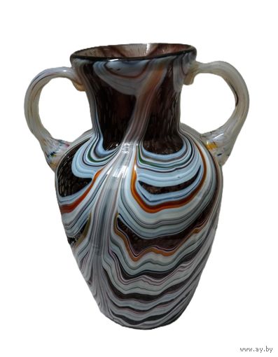 Ваза времён СССР. Стекло. Высота 16 см.