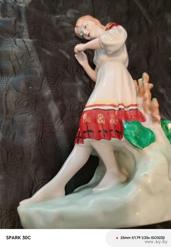 Статуэтка гадание на ромашке