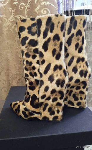 Сапоги женские.