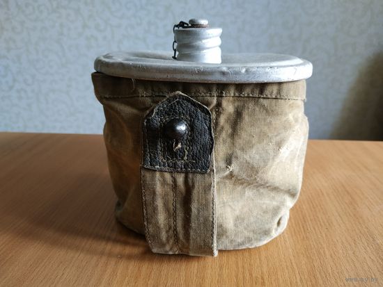 Алюминиевая фляга из набора - комбинированный котелок с флягой образца 1959 года. СССР, ВДВ, вторая половина прошлого века.