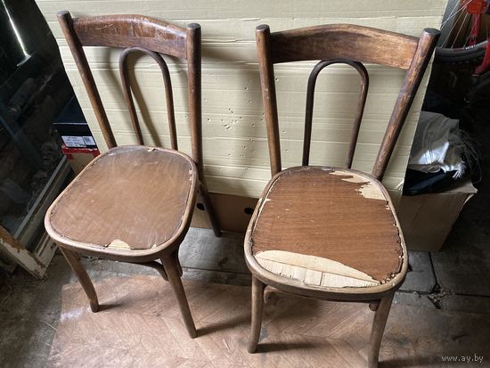 Два венских стула  с чердака .Под востановление.