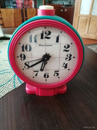 Будильник янтарь