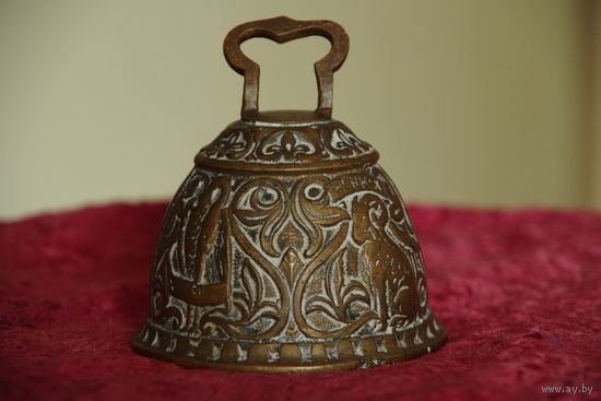 Колокольчик бронзовый  ( диаметр 9 см , высота 9,5 см )