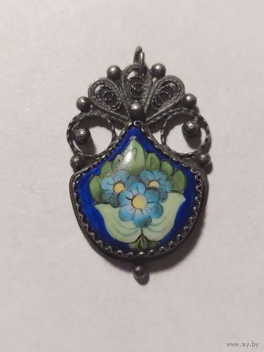 Кулон с финифтью