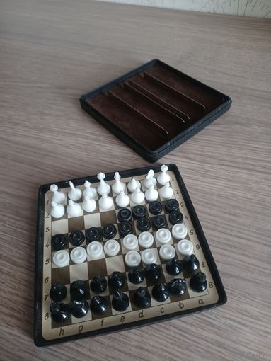 Шахматы дорожные, магнитные. СССР.