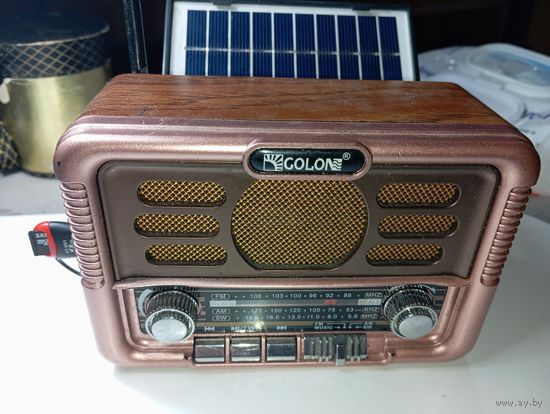 Приёмник COLON с USB  с солнечной батареей . Аккумулятор в подарок .