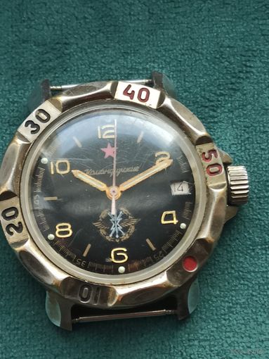 Механические наручные часы Командирские. На циферблате изображена эмблема Войск связи. Производство Чистопольского часового завода Восток.