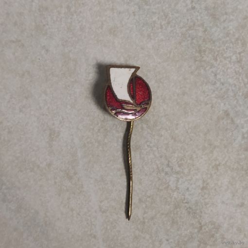Лацканный значок. Фрачник. Парусник. Латвия. Советская Прибалтика. Тяжёлый металл. Горячие эмали.