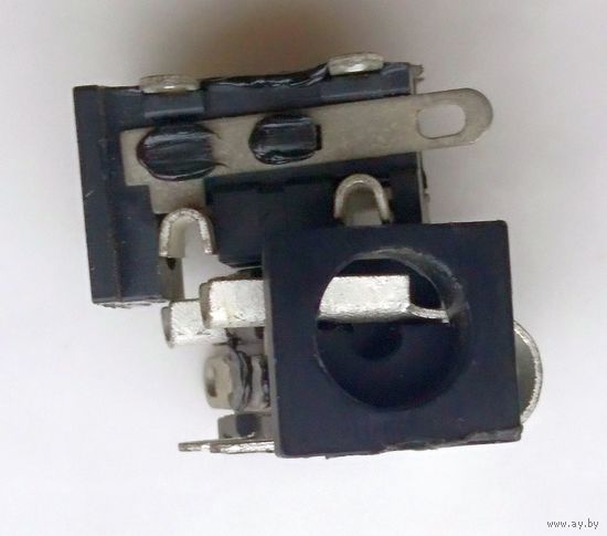 Разъем под штеккер с выключателем (фото, за 2 ШТ)