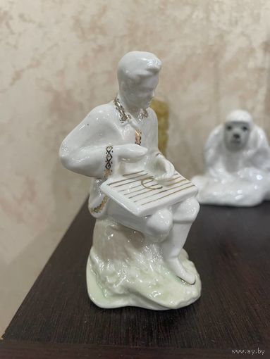 Фарфоровая статуэтка Цимбалист (Гусляр) МФЗ