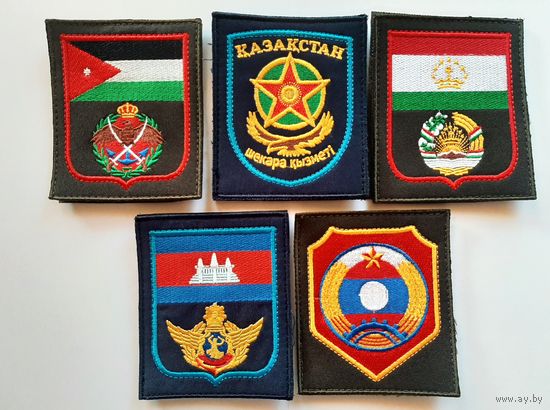 Набор шевронов на липучке