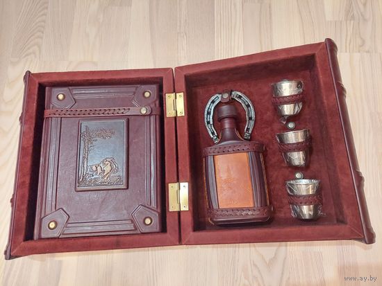 Подарочный набор (мини-бар)+книга САБОНЕЕВА "РУССКАЯ ОХОТА", 800 стр.   РУЧНАЯ РАБОТА!  ТВОРЧЕСКАЯ МАСТЕРСКАЯ ЮРИЯ ЖУРКЕВИЧА.