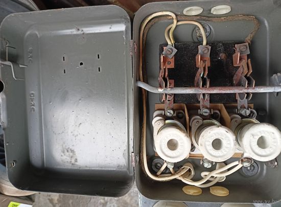 Ящик распределительный ЯРП-20У3  3 фазы 20 Ампер