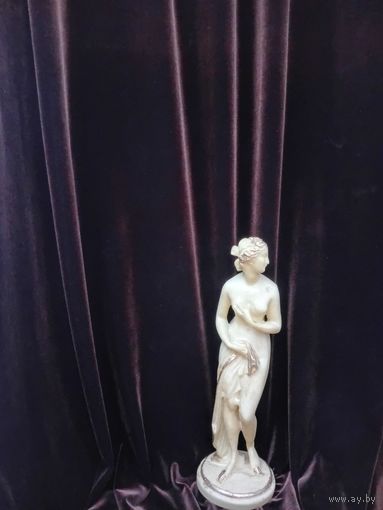Интерьерная статуэтка