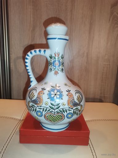 Фарфоровый кувшин с пробкой, роспись, высота 25см., объём 500-700 мл.