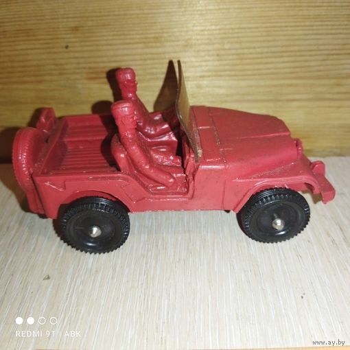 Джип с солдатами.