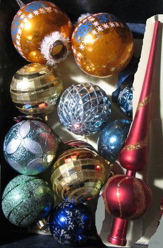 Елочные шары 70 штук