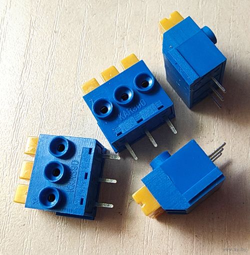 Клеммники ((цена за 4 шт)) нажимные безвинтовые 3-контактные