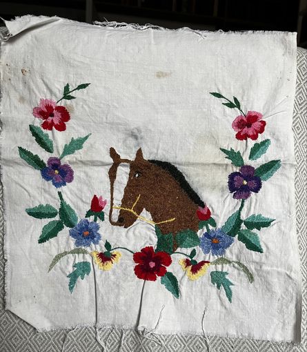 Панно Лошадь, вышивка