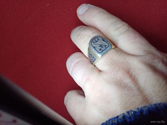 С рубля без мц. печатка с цветочками :2АСЧ  Звезда925пр. на крупный палец. диам отв 2х2.2см.