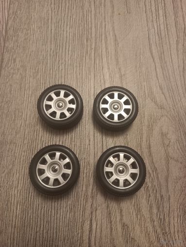 Комплект шин с дисками для VW