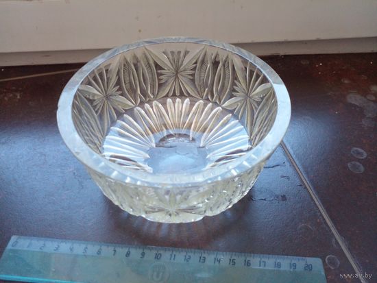 Ваза, салатница, хрустальная 15,5х7,,5 см сколы