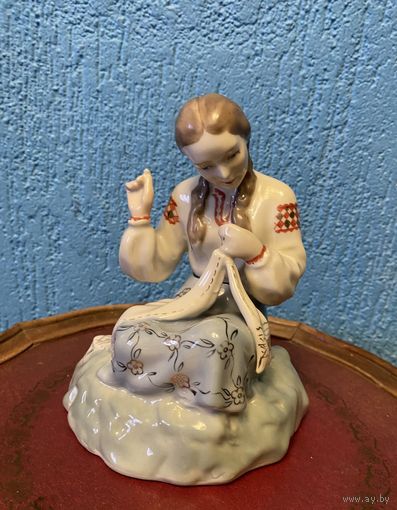 Редкая фигура - Вышивальщица Городница, 1950е годы