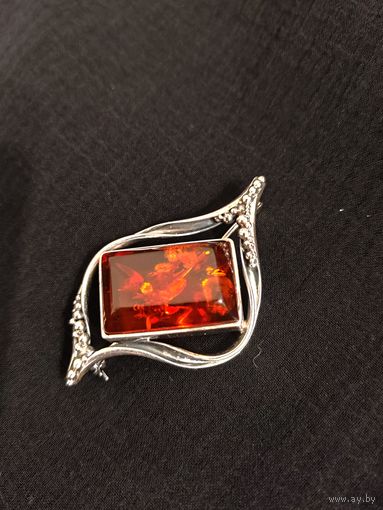 Брошь, серебро 925 Янтарь