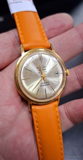 Часы Poljot de luxe 29 Полет делюкс 29 камней костюмник тонкие. Au 20. Идут. Бывает становятся. Точность не проверял. Без репасажа. Обслуживание не завредит. Состояние на фото.Ремешок если без торга.