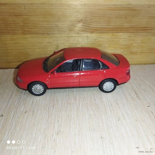 AUDI A 4.Minichamps.1/43.