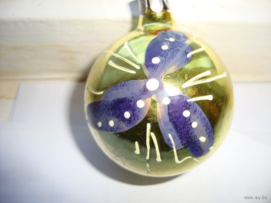 Елочная игрушка шар