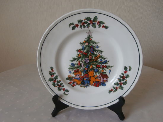 Тарелка коллекционная Christmas Tree фарфор Royal Tudor made in England by Grindley of stoke.