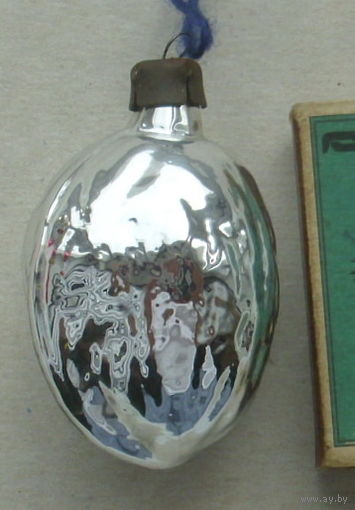 Ёлочная игрушка. Грецкий орех. Г-42.