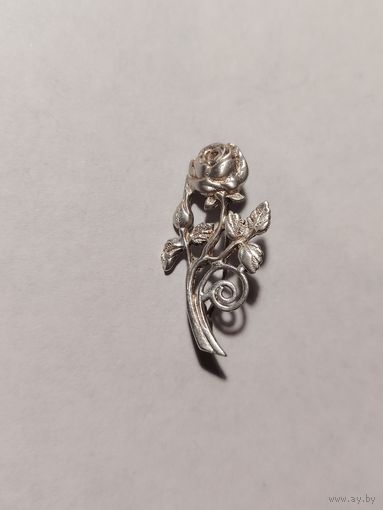 Винтажная серебряная брошь