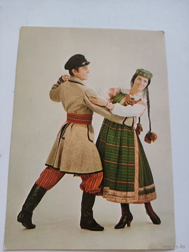 Чистая польская открытка с национальными костюмами