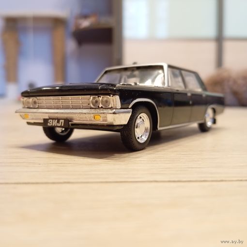 Модель автомобиля масштаб 1:43 ЗиЛ 117