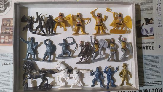 Лот 159 солдатики(есть поломанные)