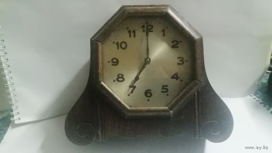 Старый будильник