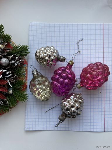 Лот елочных игрушек.