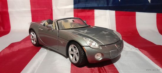 Модель (машинка) 1:18 Road Signature Pontiac Solstice