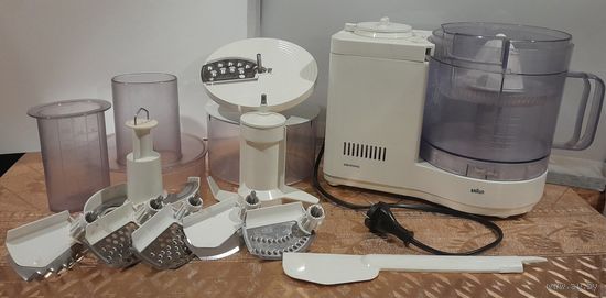 Кухонный комбайн BRAUN, рабочий.