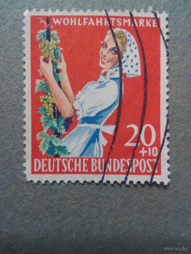 ФРГ. Женщина с виноградом. 1958г. гашеная
