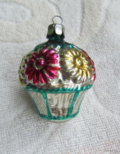 Елочная игрушка "Корзина с цветами"