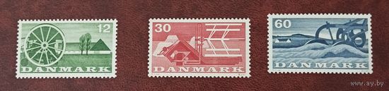 Дания** охрана природы-виды страны полная серия без наклеек и их следов