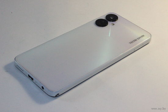 Телефон Tecno Spark 9 Pro 4GB/128GB (безупречный белый)